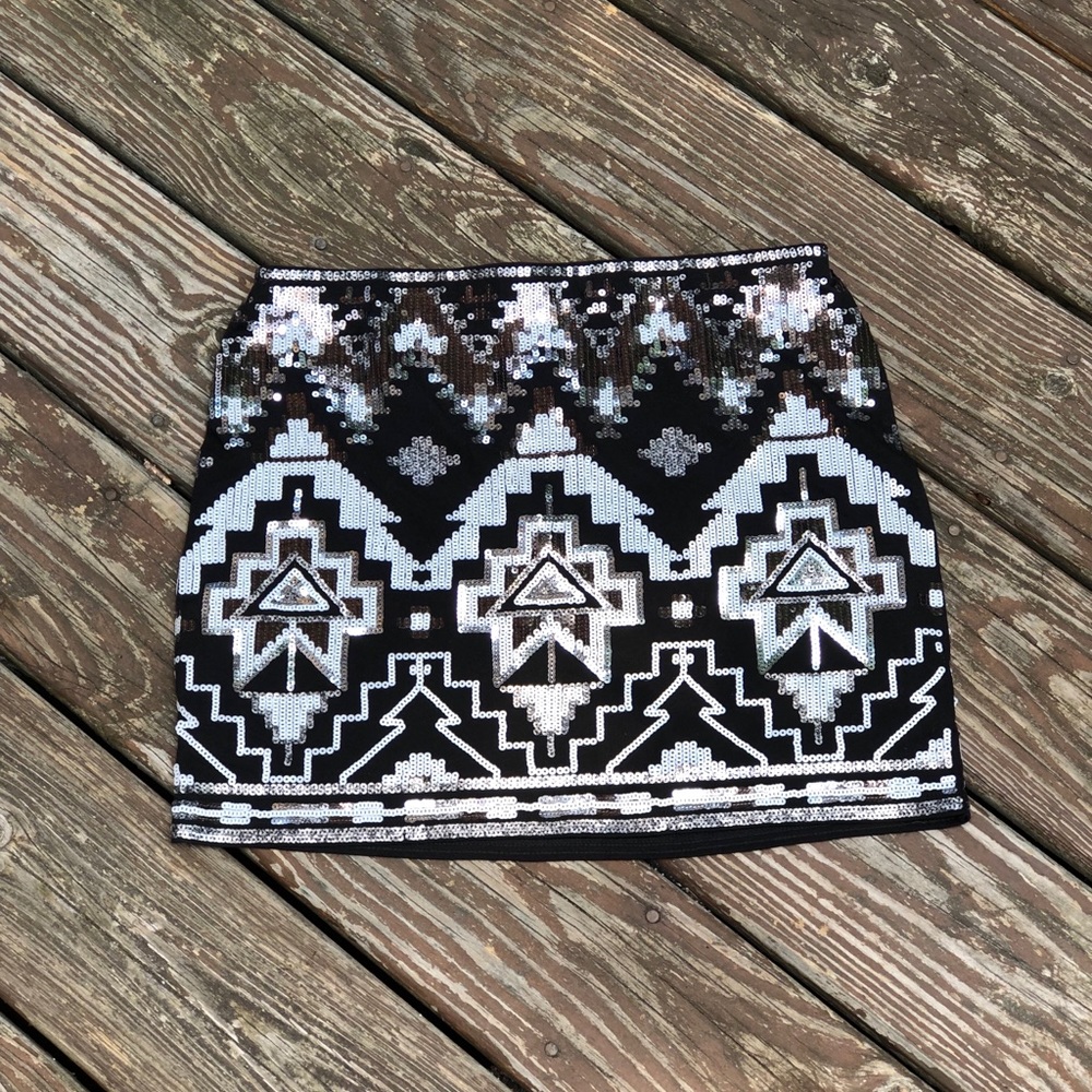Express sequin skirt. Black. Size XS